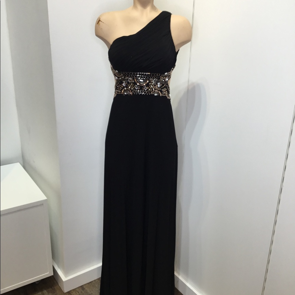 brand new stunning one shoulder gown